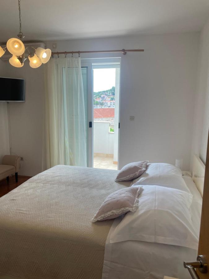 Apartmani Isabella - Ilda Radonic Jelsa  Kültér fotó