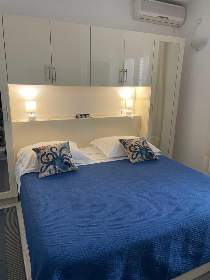 Apartmani Isabella - Ilda Radonic Jelsa  Kültér fotó