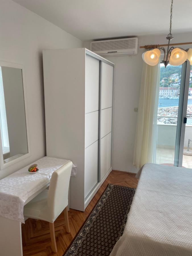 Apartmani Isabella - Ilda Radonic Jelsa  Kültér fotó
