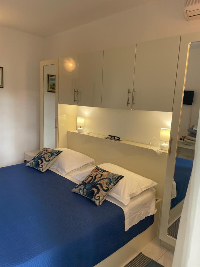 Apartmani Isabella - Ilda Radonic Jelsa  Kültér fotó