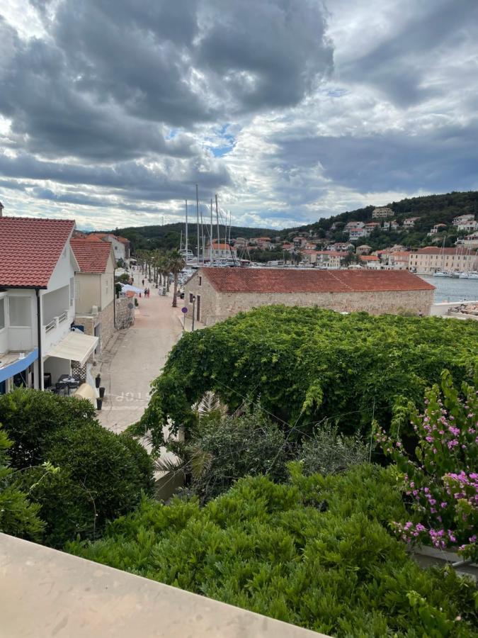 Apartmani Isabella - Ilda Radonic Jelsa  Kültér fotó