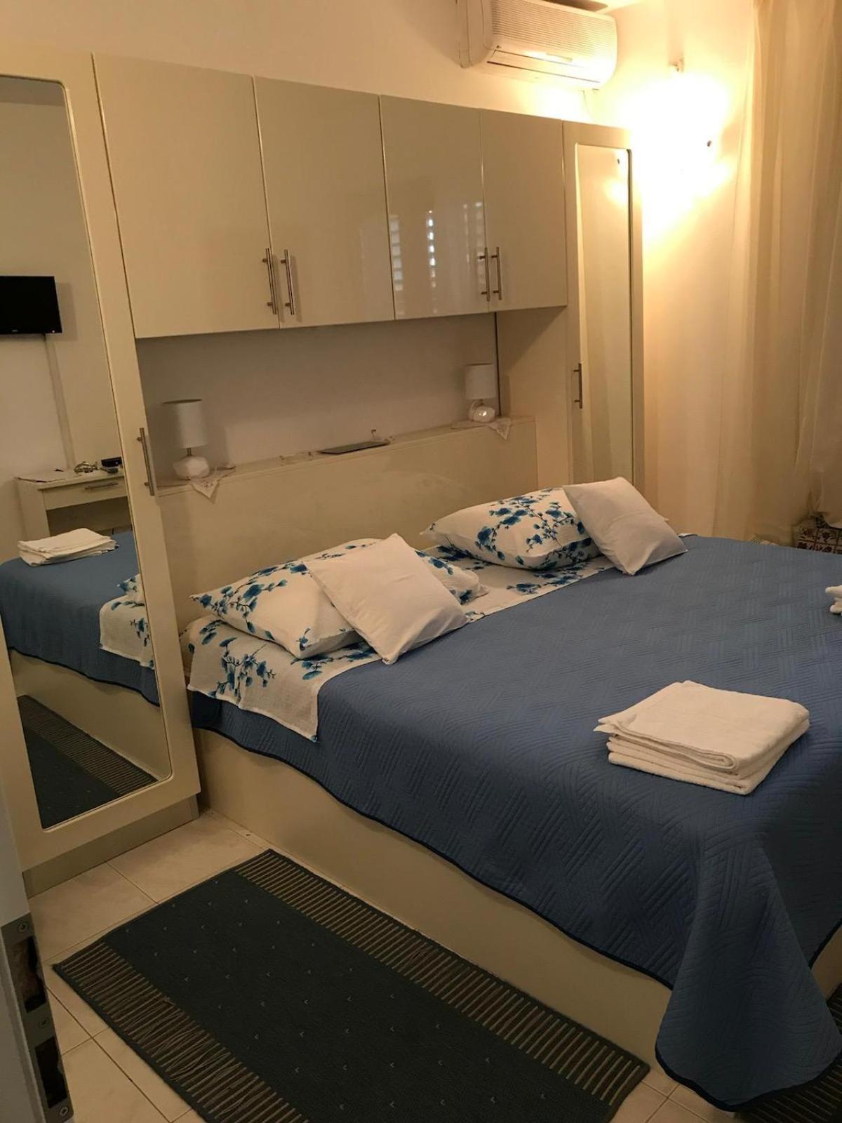 Apartmani Isabella - Ilda Radonic Jelsa  Kültér fotó