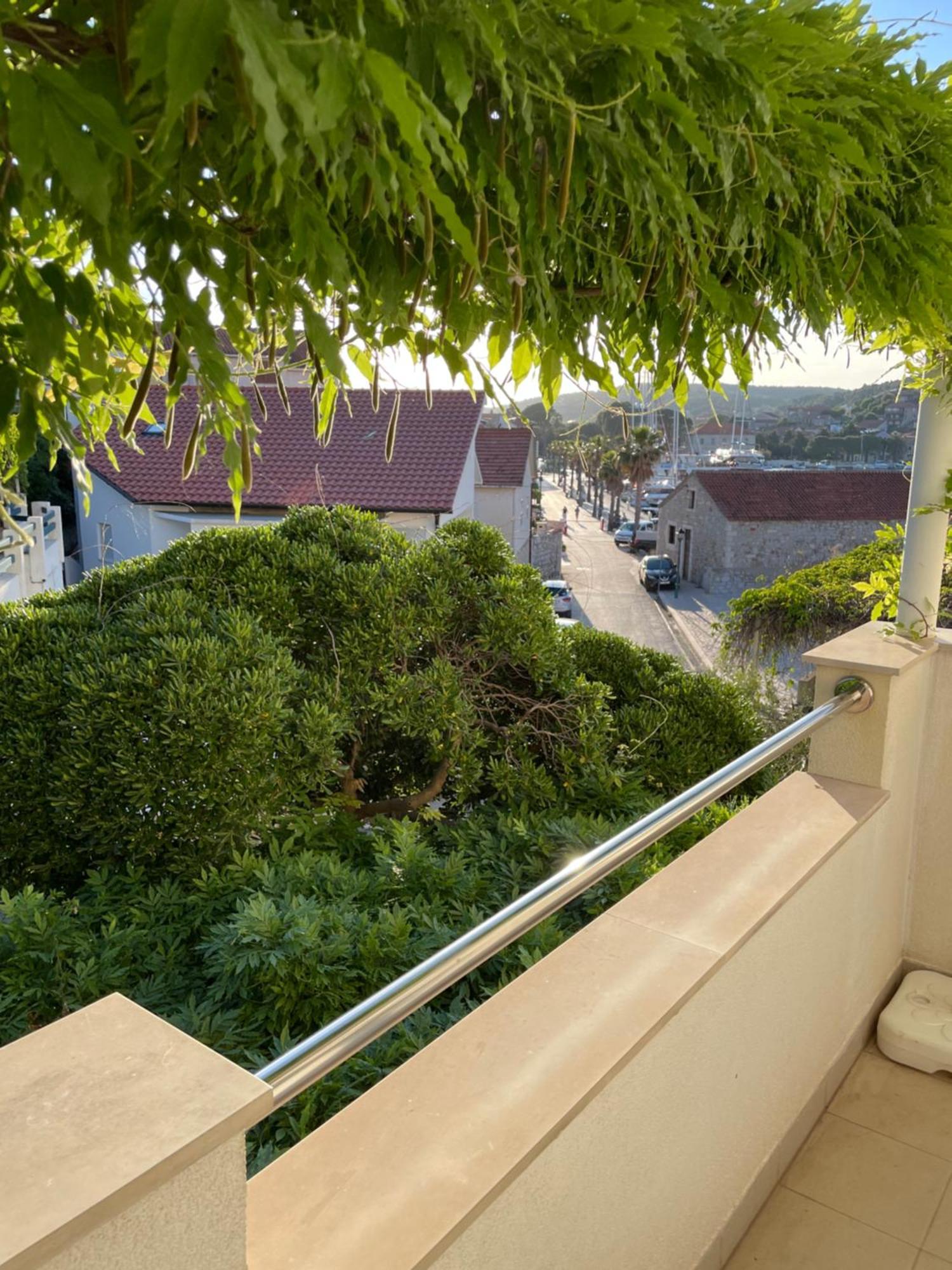 Apartmani Isabella - Ilda Radonic Jelsa  Kültér fotó
