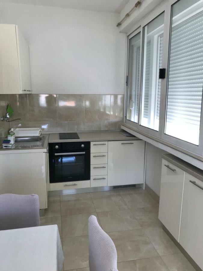 Apartmani Isabella - Ilda Radonic Jelsa  Kültér fotó