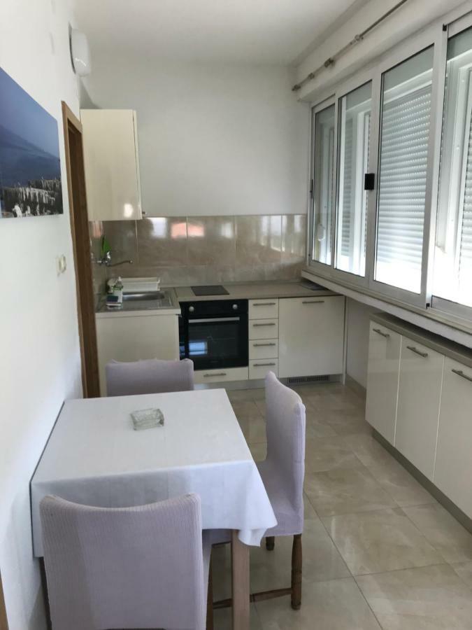 Apartmani Isabella - Ilda Radonic Jelsa  Kültér fotó